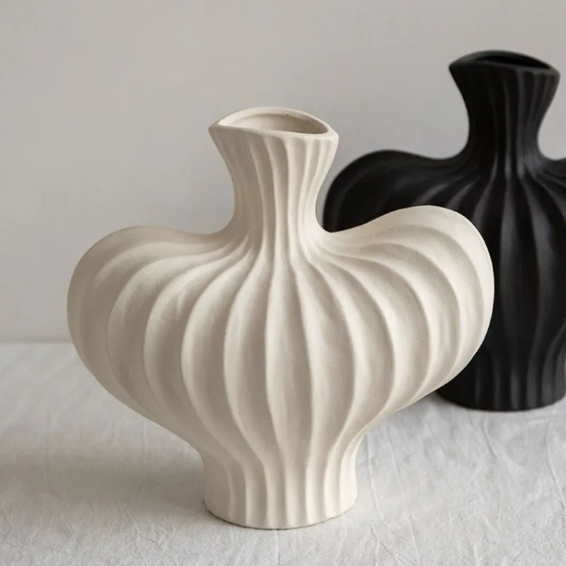 Vesora Tischvase aus Kunststoff – Moderne Dekovase für Innenräume