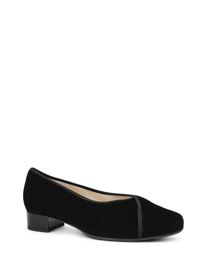 HECKLE BLACK SUEDE