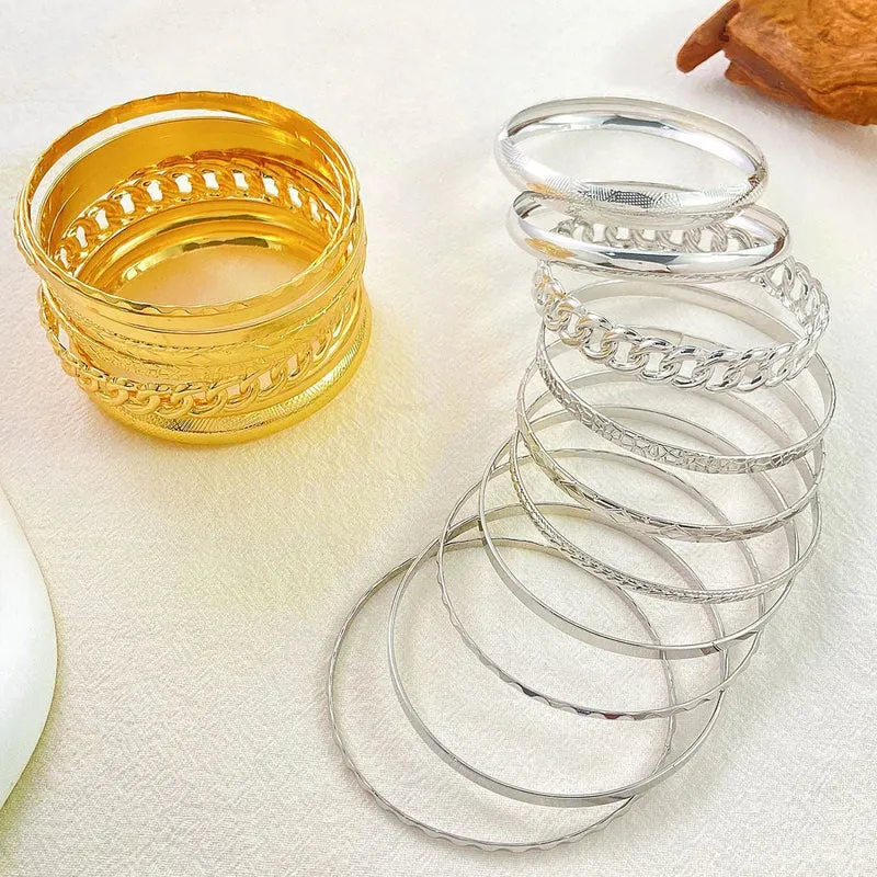 Revolia Armband-Set – Zehnteiliges Set aus Metallarmbändern in Gold- und Silberfarbe