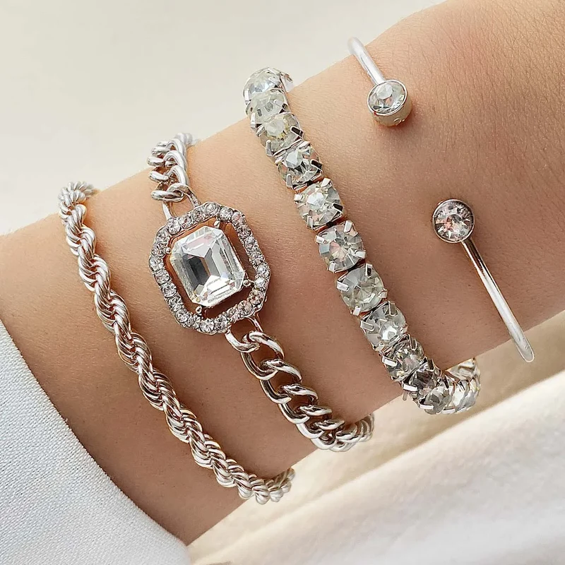 Lonara Armband-Set – Vierteiliges Set aus verstellbaren Metallarmbändern