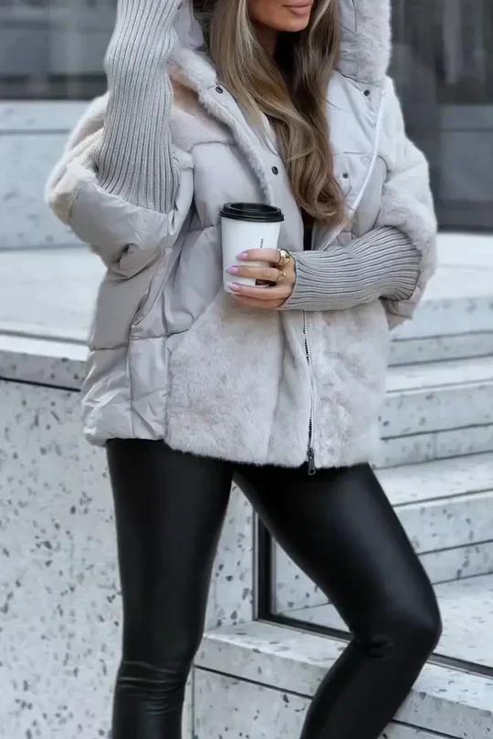 Inga Mantel – Winterjacke mit Kapuze und leichter Isolierung