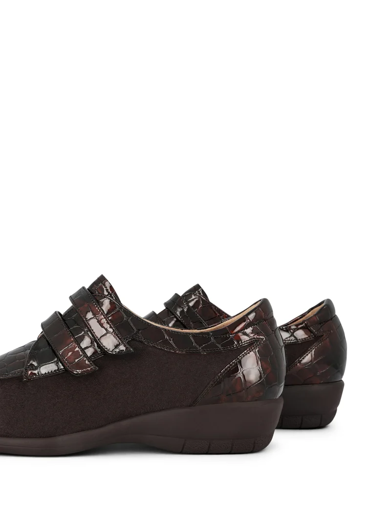 JENNIFER DARK BROWN
