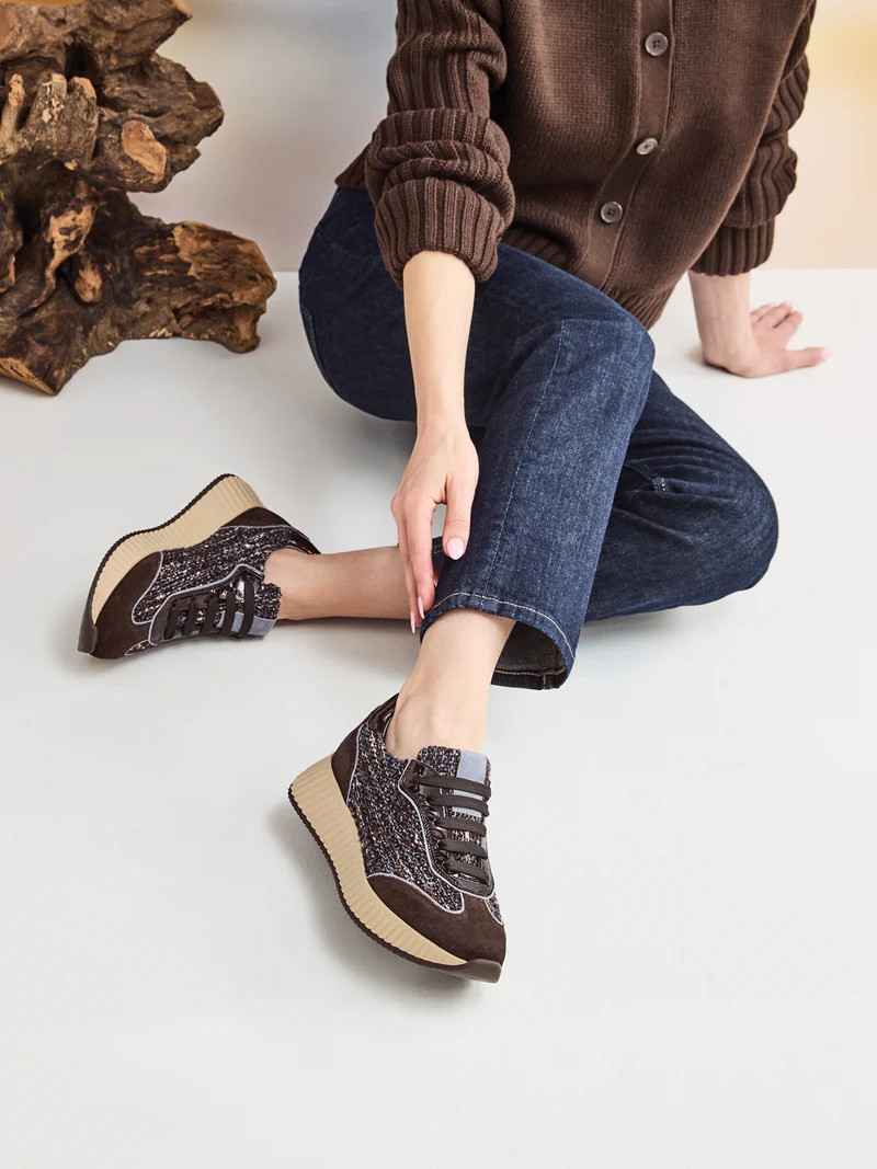 SKELTON DK BROWN