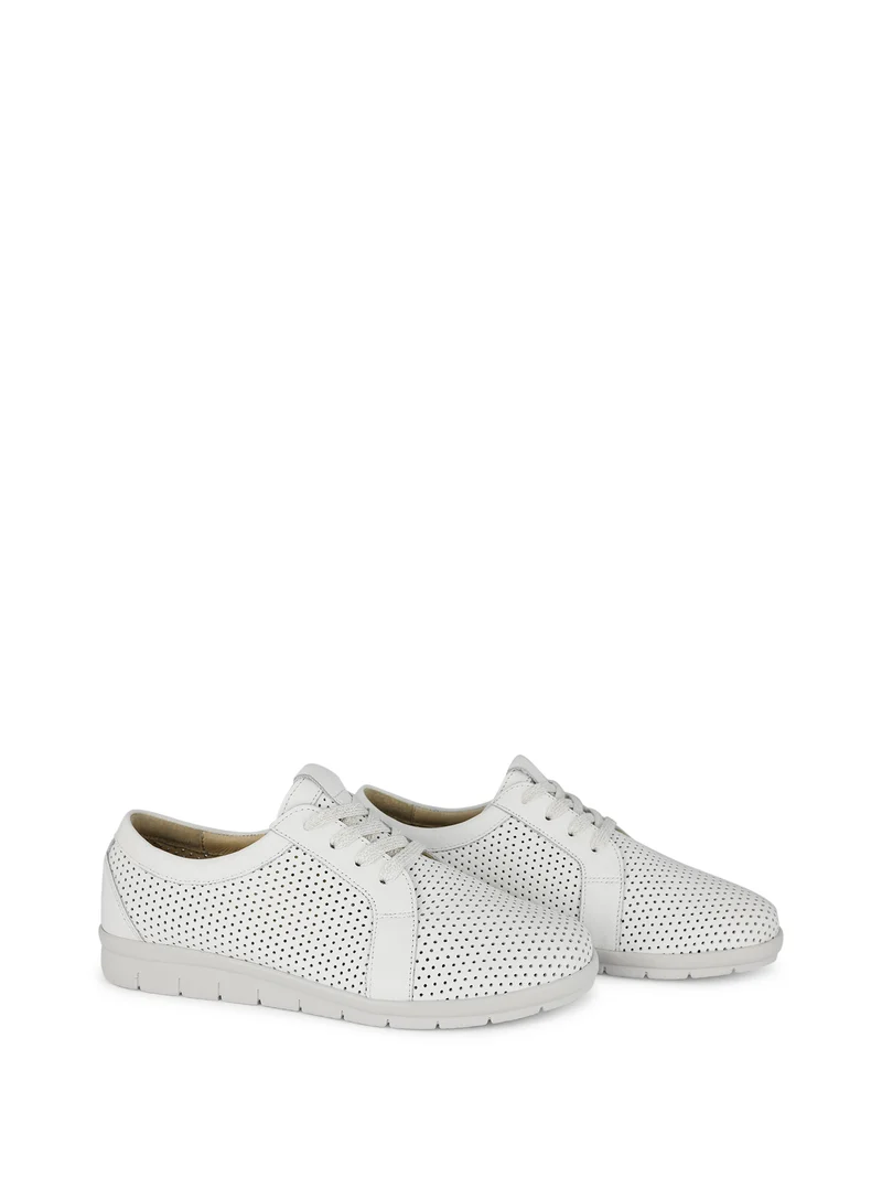 COUNTRY WHITE