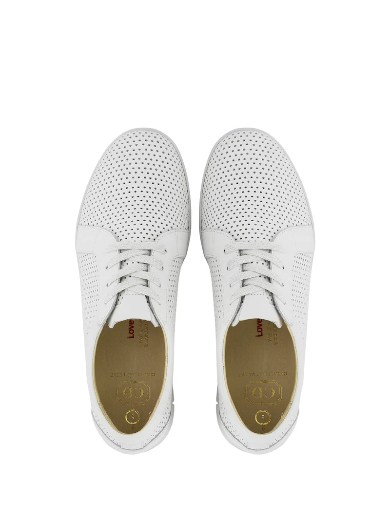 COUNTRY WHITE