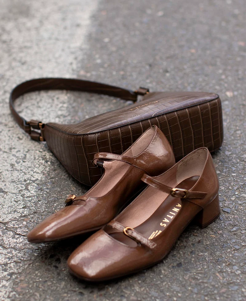 HARDY TAUPE
