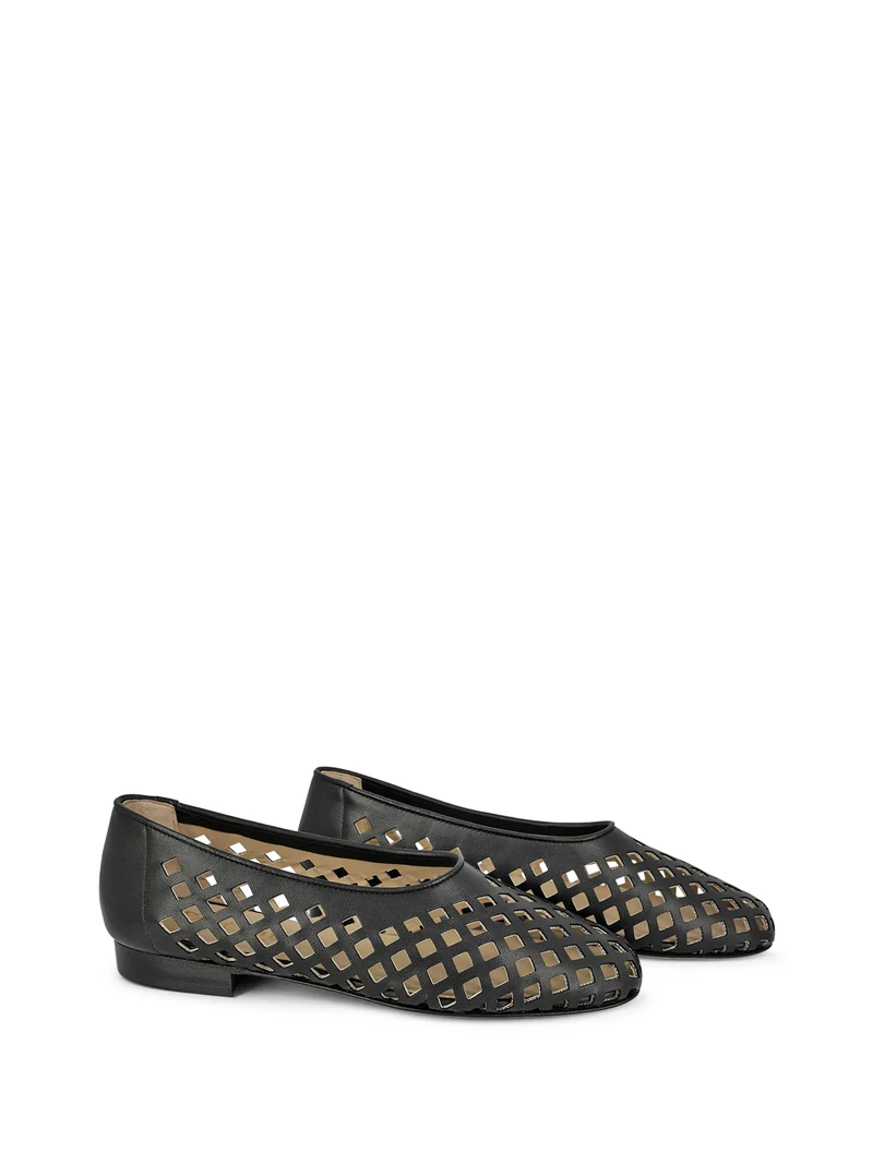 LARVE BLACK