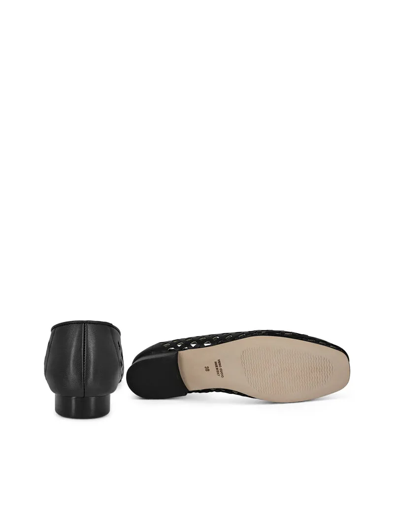 LARVE BLACK