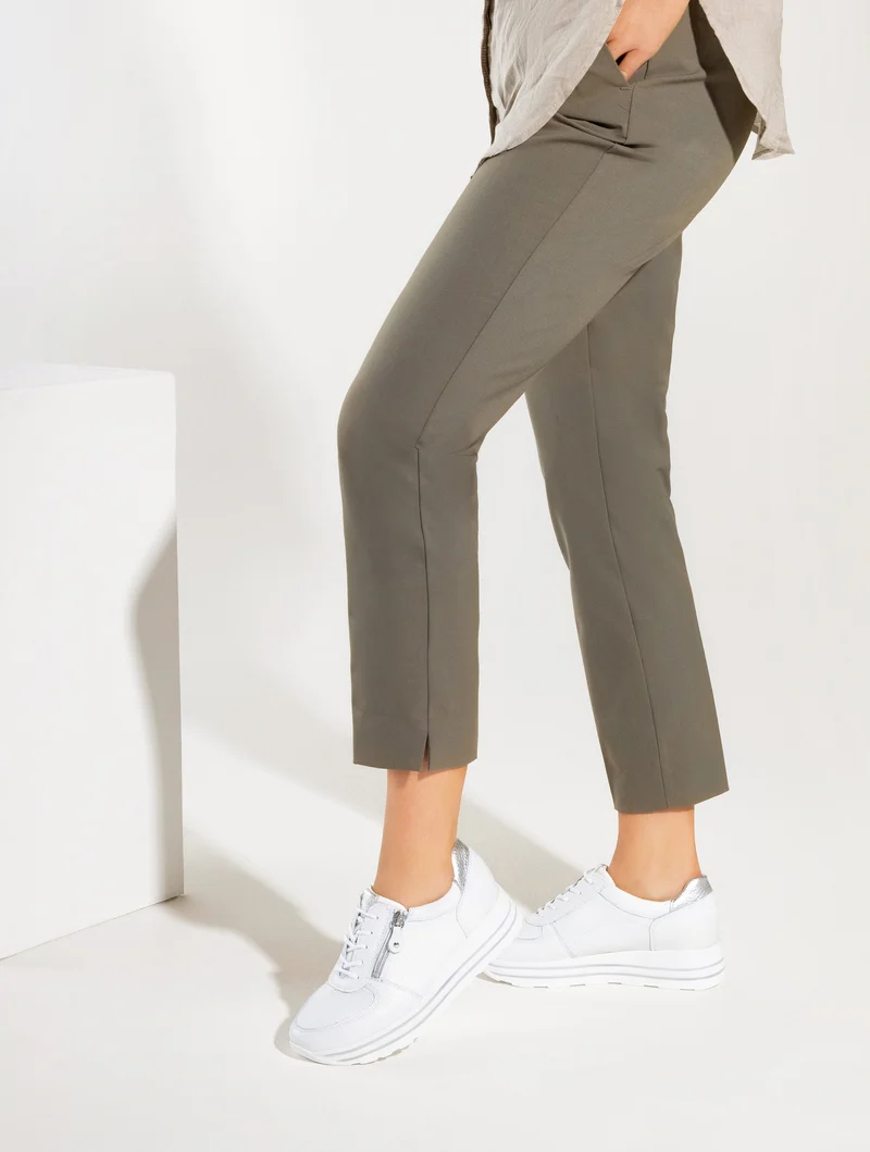 WEARNE WHITE