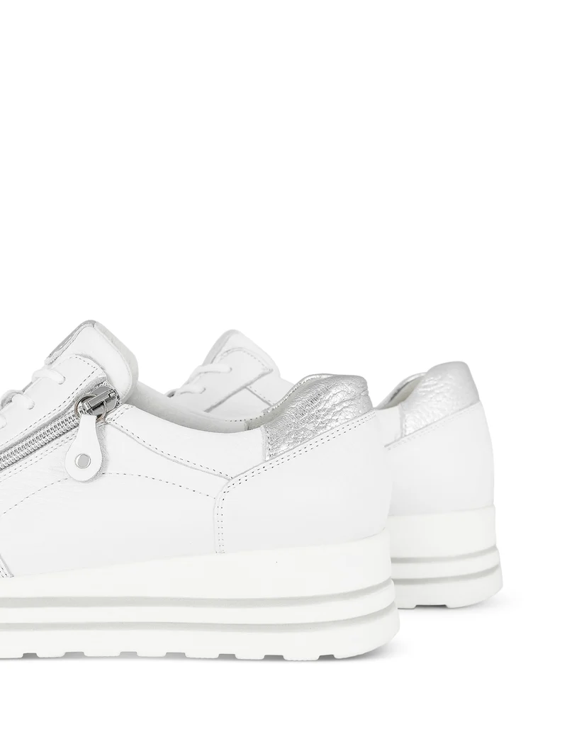 WEARNE WHITE