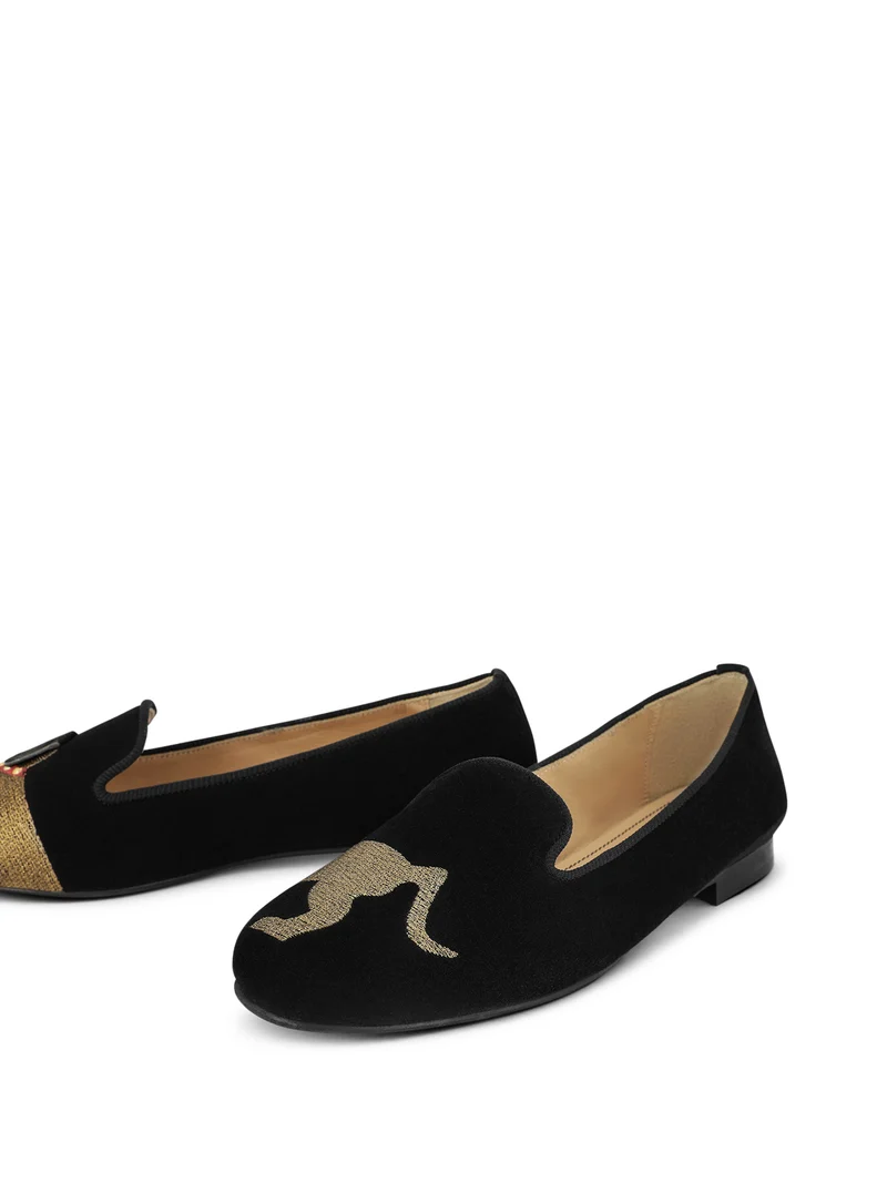 AKITAS BLACK