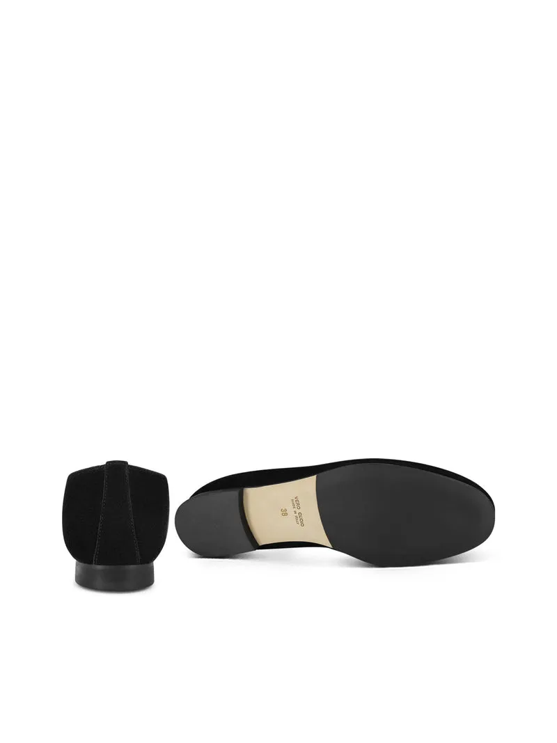AKITAS BLACK