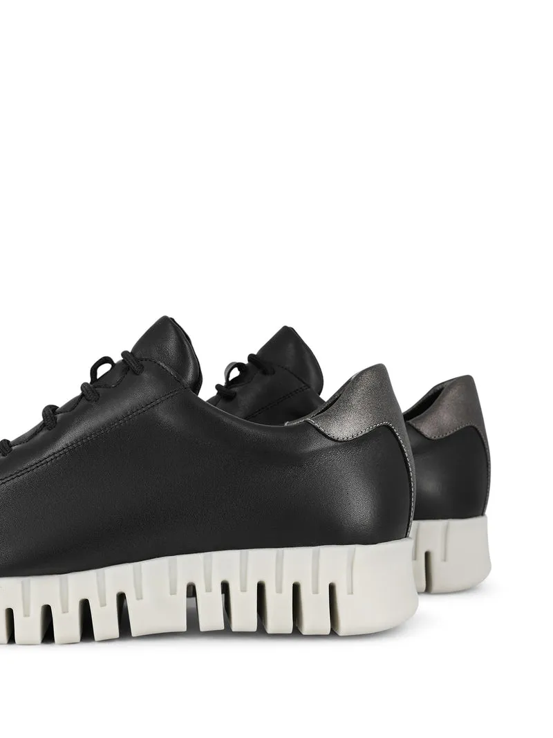 PEBBLES BLACK