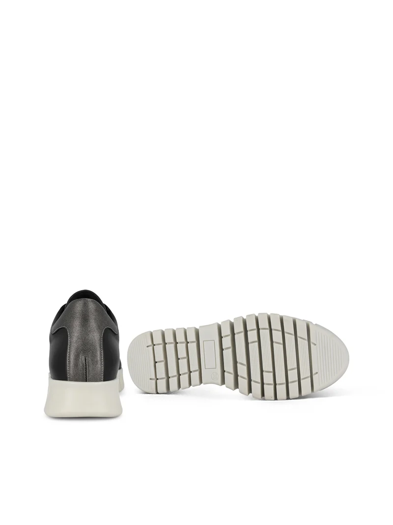 PEBBLES BLACK