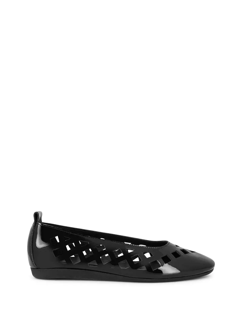 LAMDIA BLACK