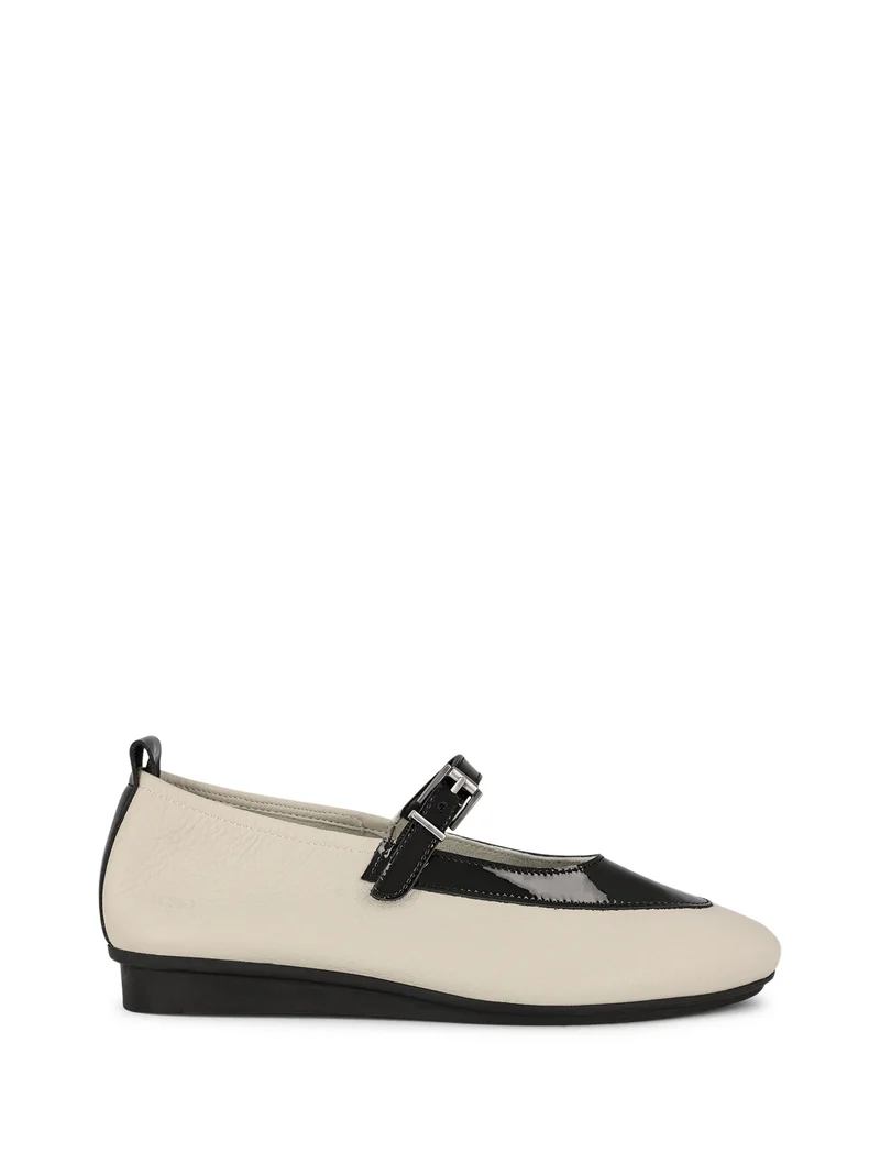 NIKABY BEIGE~BLACK