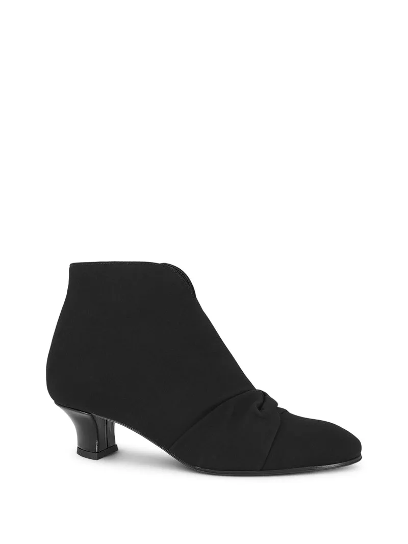 TWAIN BLACK