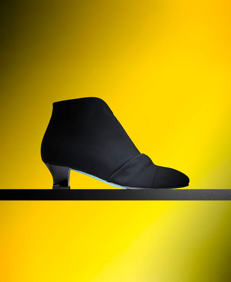 TWAIN BLACK