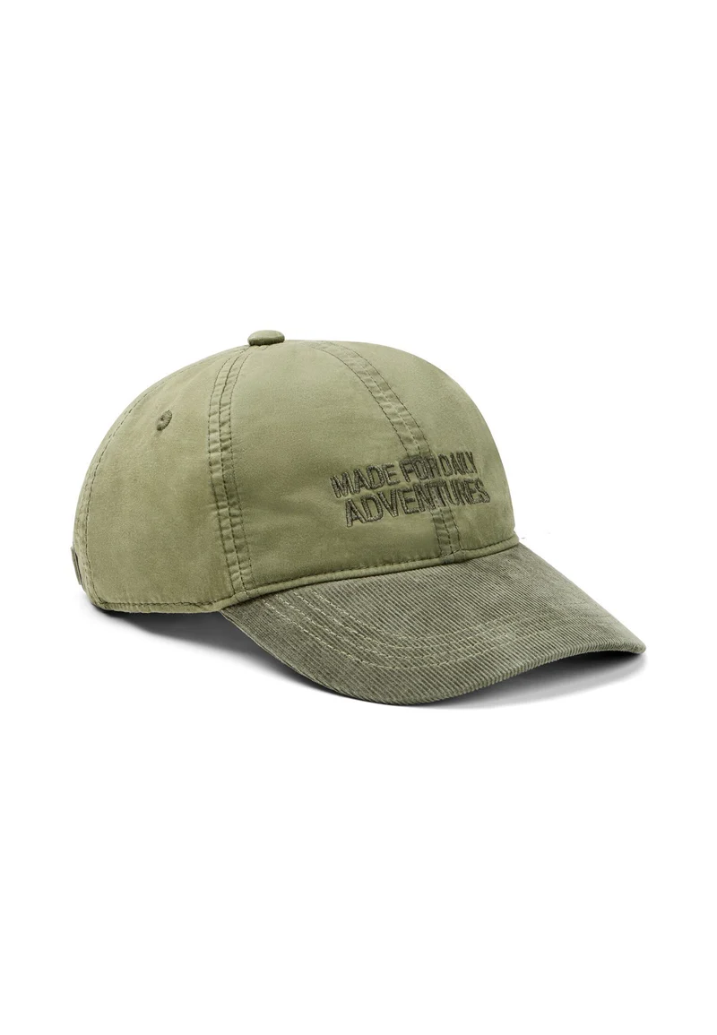 Caps