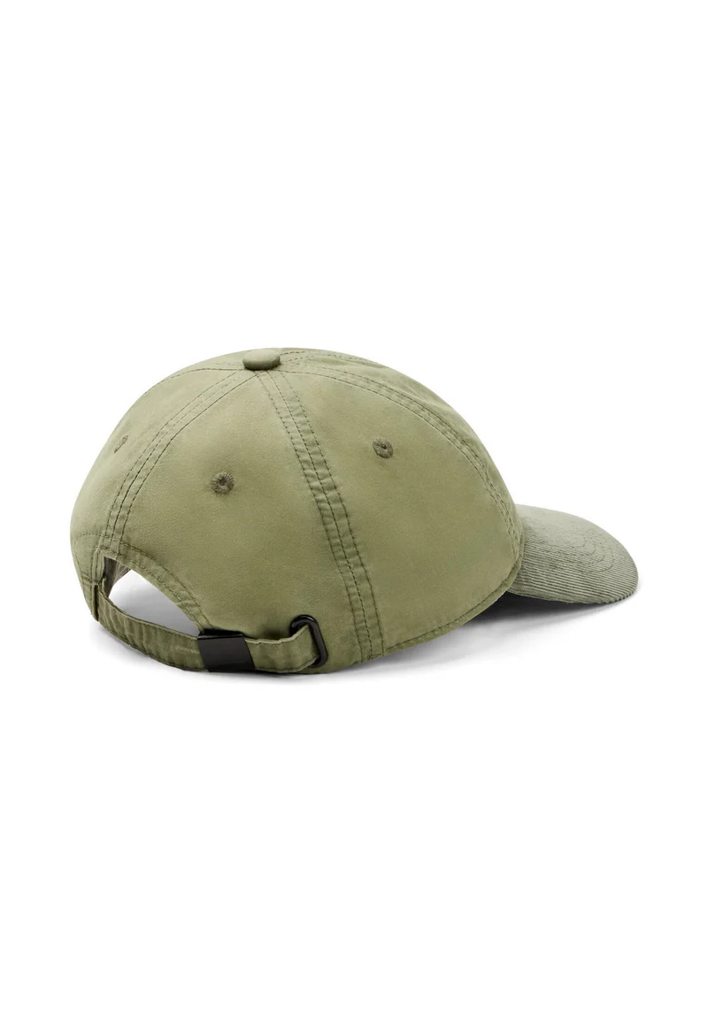 Caps