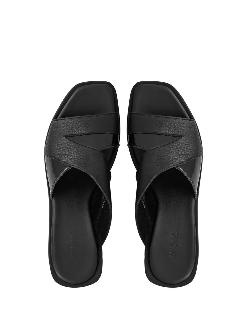 RIAKOO BLACK