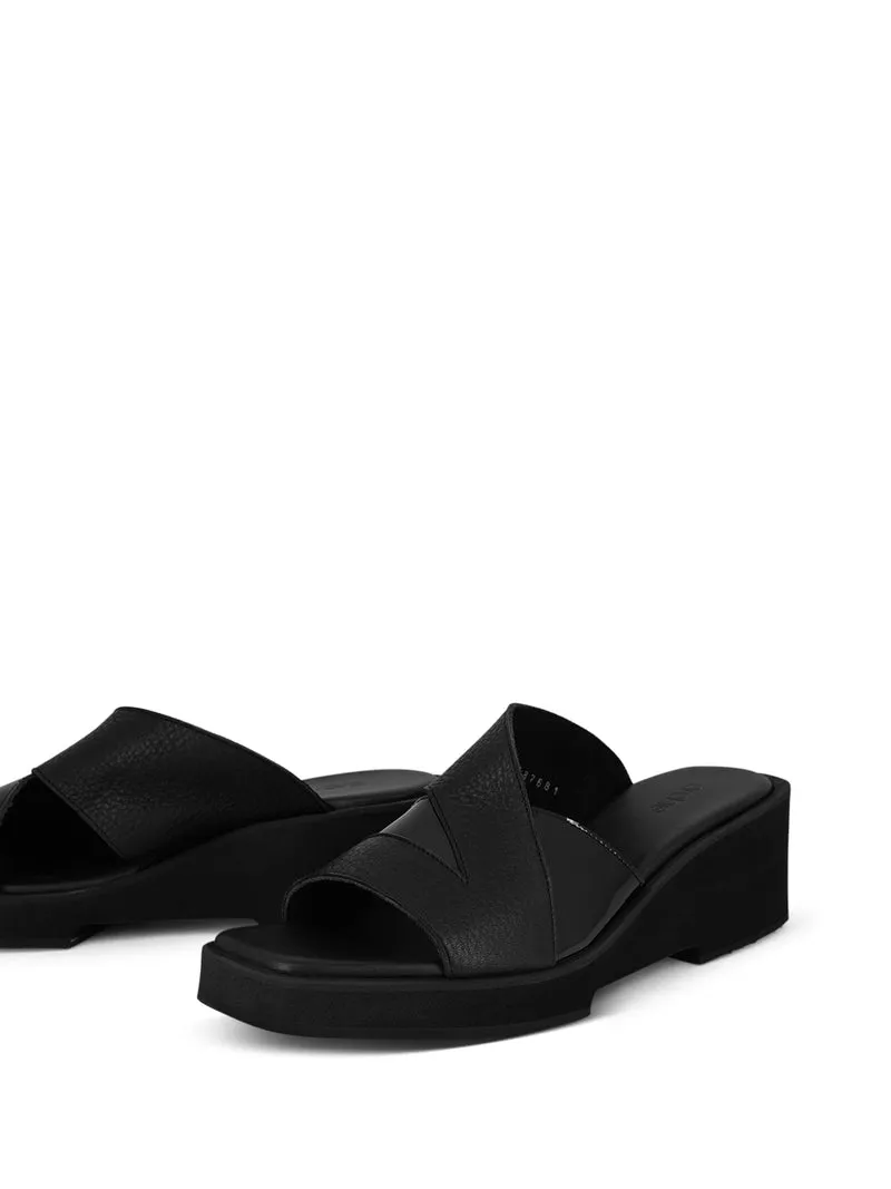 RIAKOO BLACK