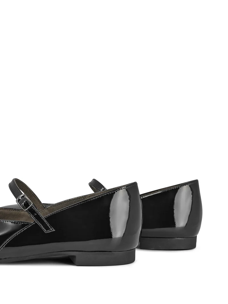 PATRIA BLACK