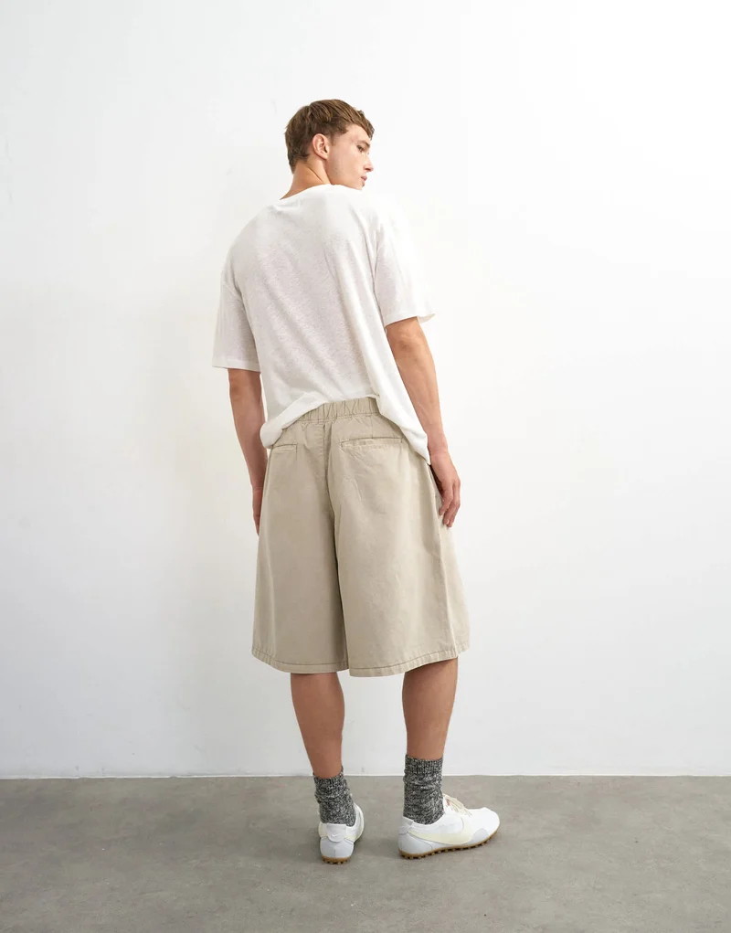 Topman wide leg twill bermuda short with pronounced pleat in stone