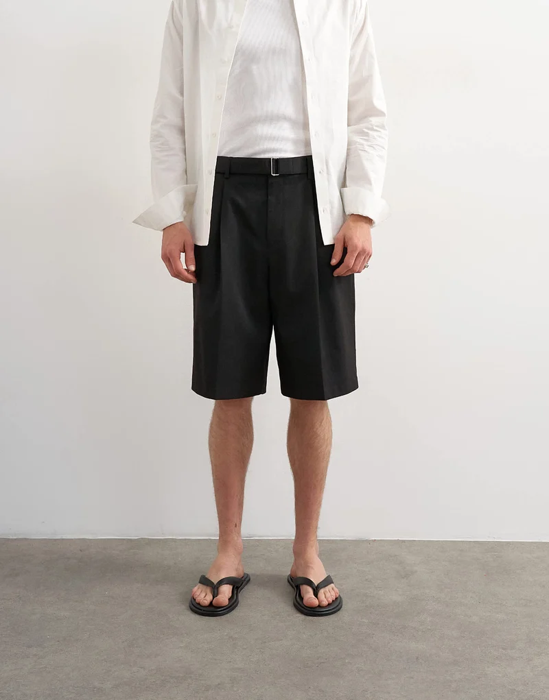 Topman wide leg belted twill short in black