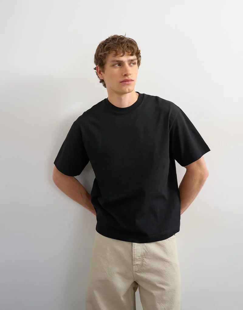 Topman relaxed fit cropped t-shirt in black