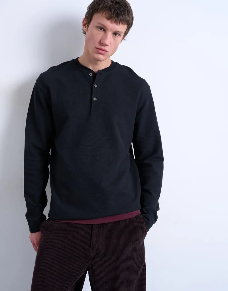 Topman premium relaxed fit heavyweight waffle henley in black