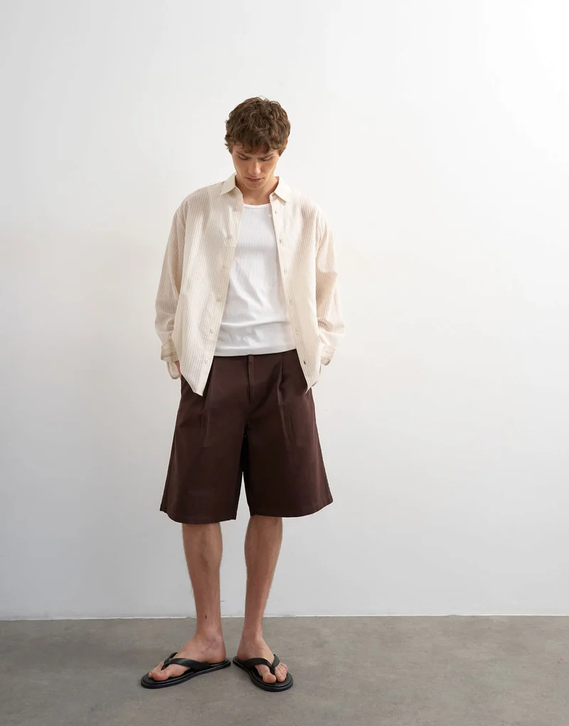 Topman wide leg twill bermuda short with pleats in brown