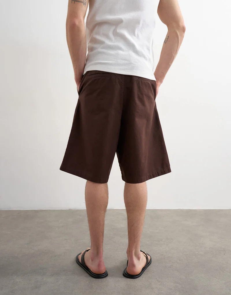 Topman wide leg twill bermuda short with pleats in brown