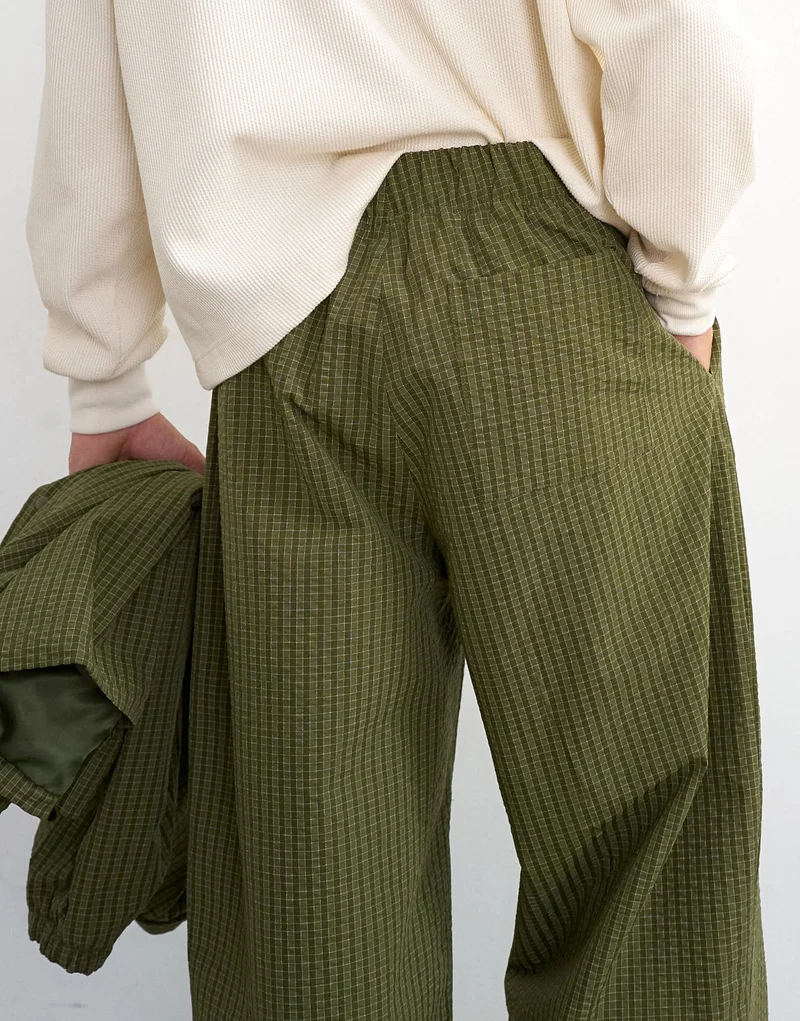 Topman baggy fit nylon ripstop trouser in green