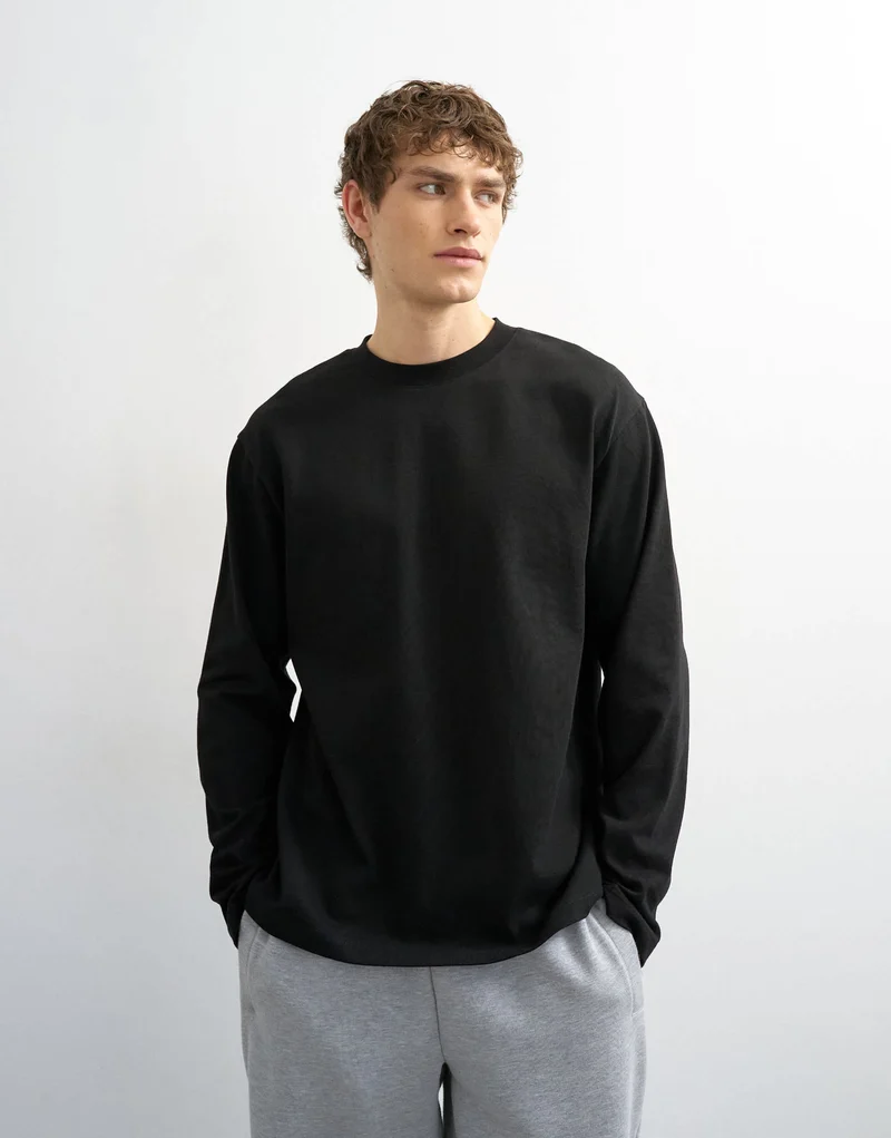 Topman relaxed long sleeve tee in black