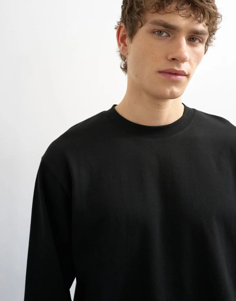 Topman relaxed long sleeve tee in black
