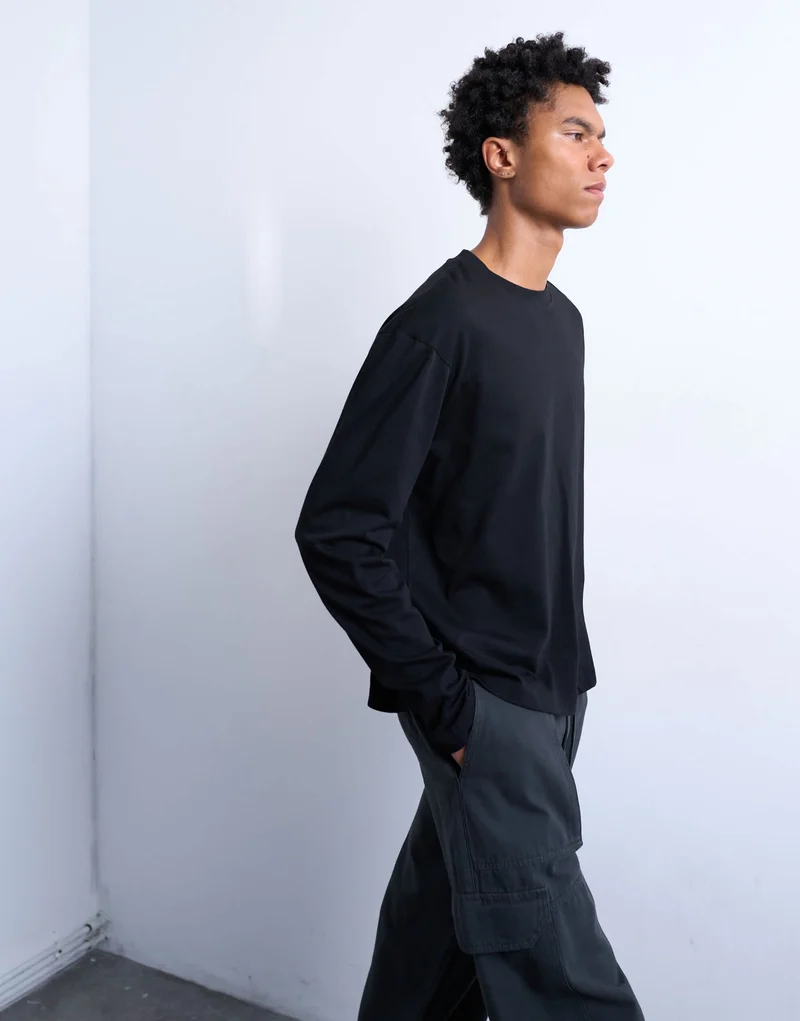 Topman relaxed cropped fit long sleeve t-shirt in black