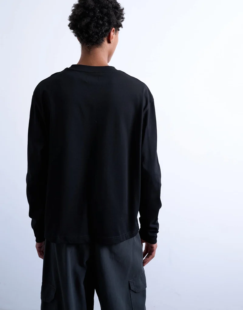 Topman relaxed cropped fit long sleeve t-shirt in black