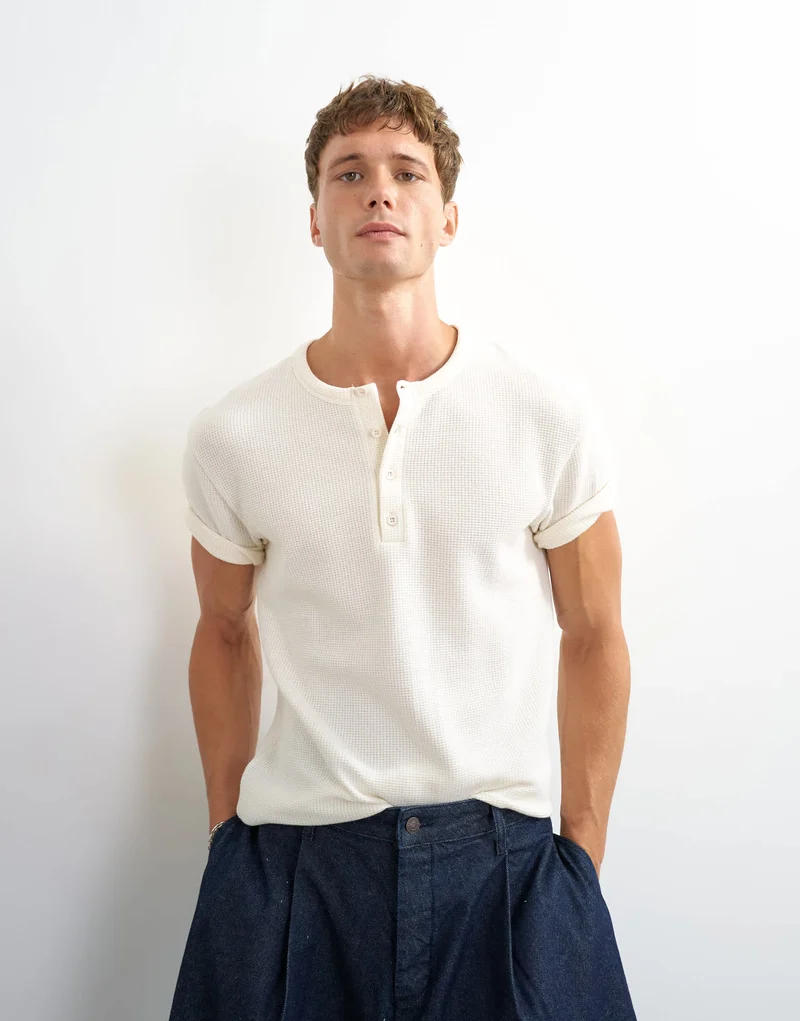 Topman classic fit short sleeve waffle henley in ecru
