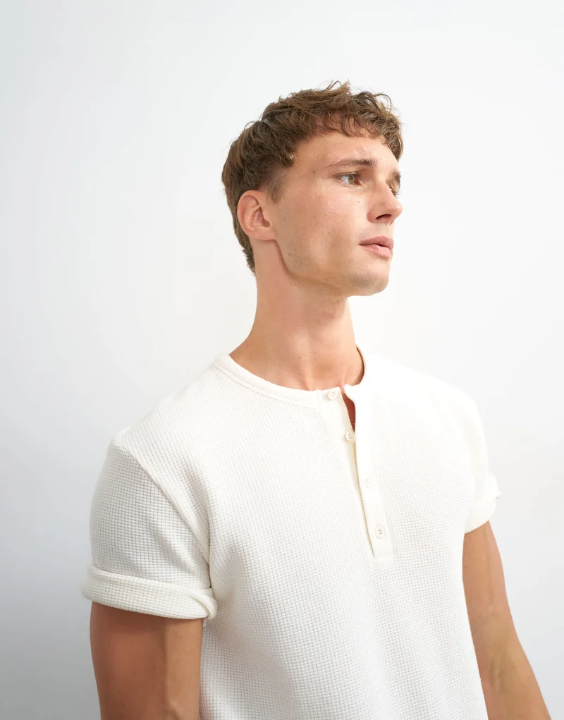 Topman classic fit short sleeve waffle henley in ecru