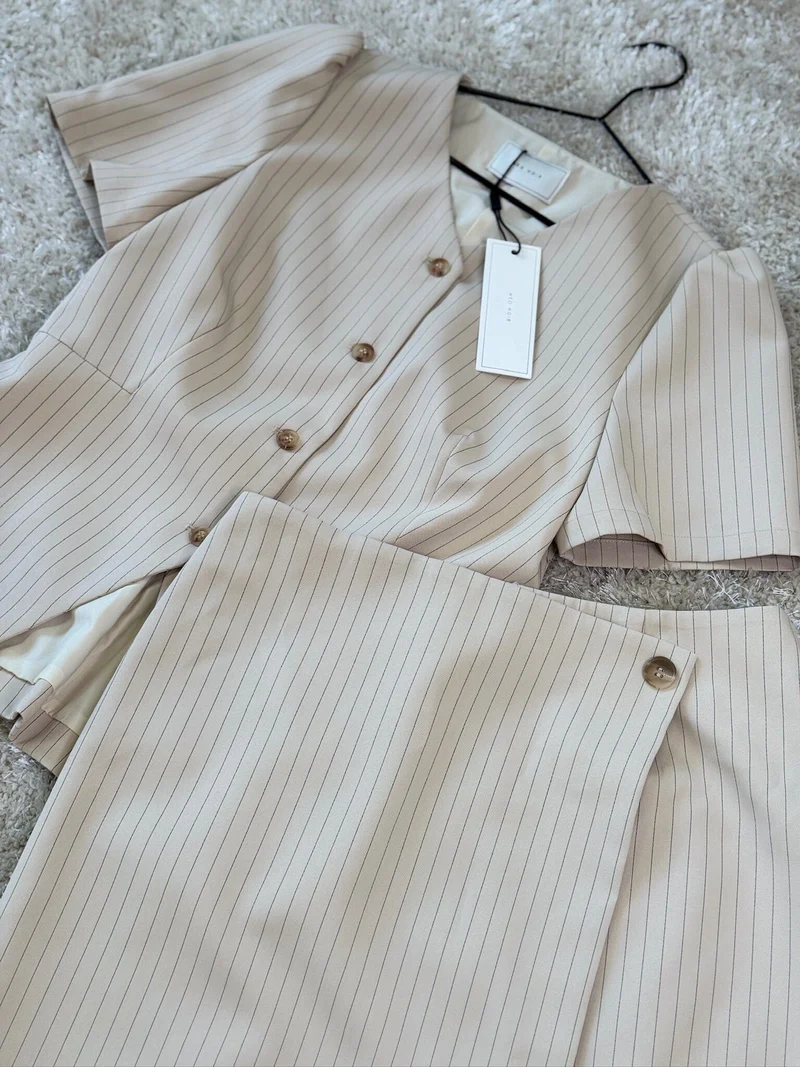 Neo Noir - Petrani Pinstriped Skirt 165192 - 213 - Sand
