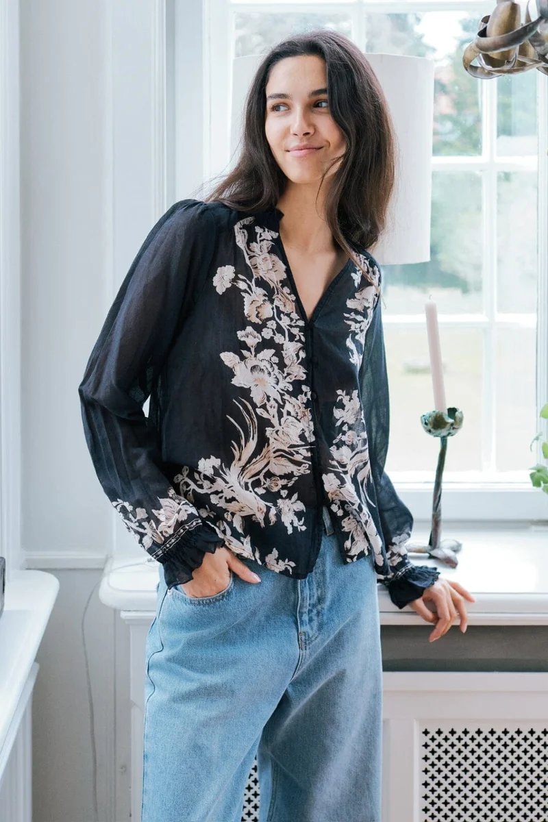 Neo Noir - Brise Printed Voile Blouse - Navy