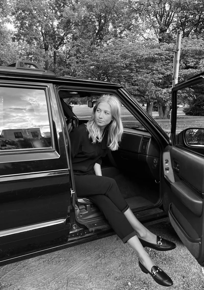 Louisa Schwarz Glattleder