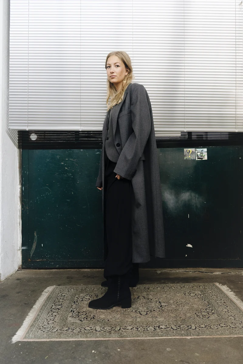 Ariana Schwarz Wildleder
