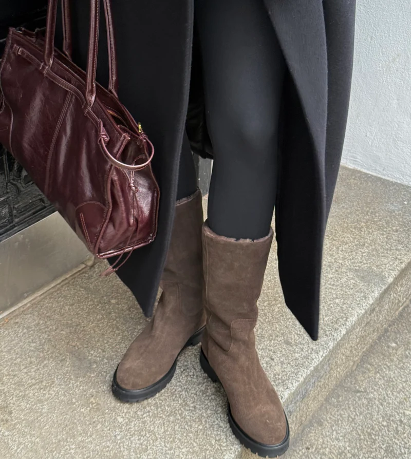 Mathilde Dunkelbraun Velourleder mit Lammfell gefüttert