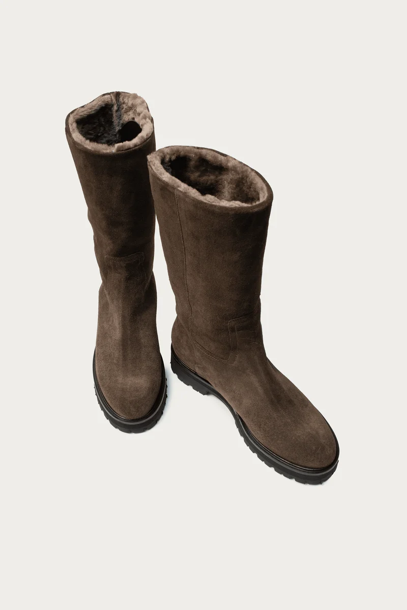 Mathilde Dunkelbraun Velourleder mit Lammfell gefüttert