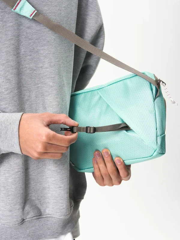 AEVOR Sacoche Bag Proof grün blau