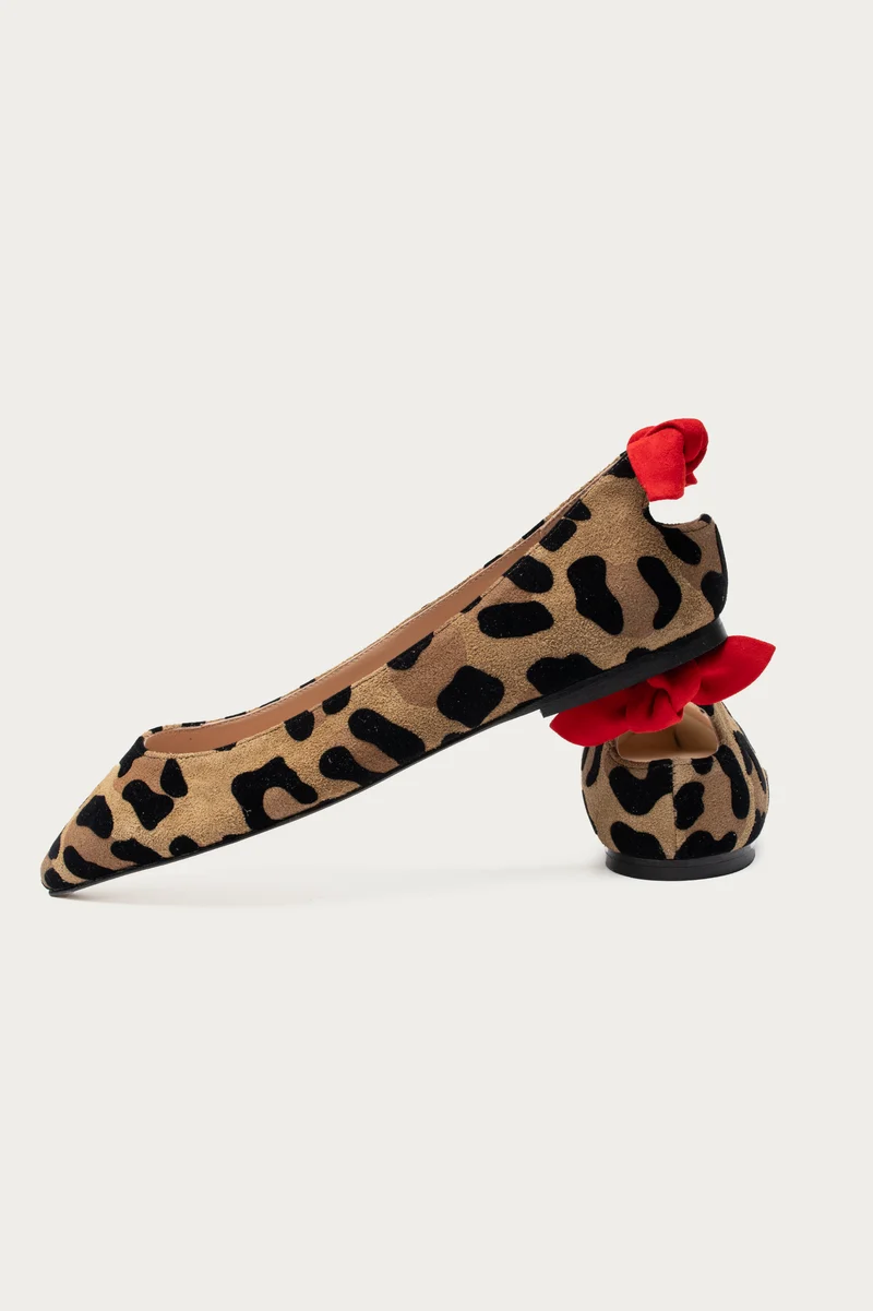Anais Leopard Optik Wildleder Rote Schleife