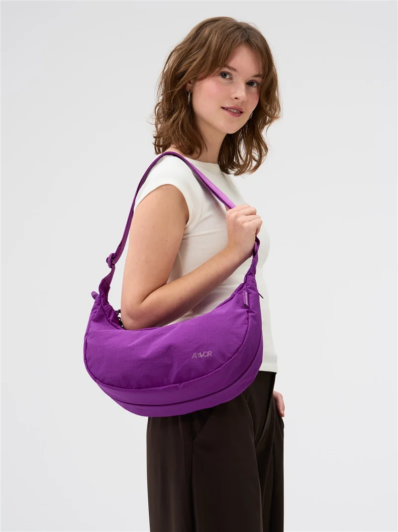 AEVOR Sling Bag Electric Fuchsia