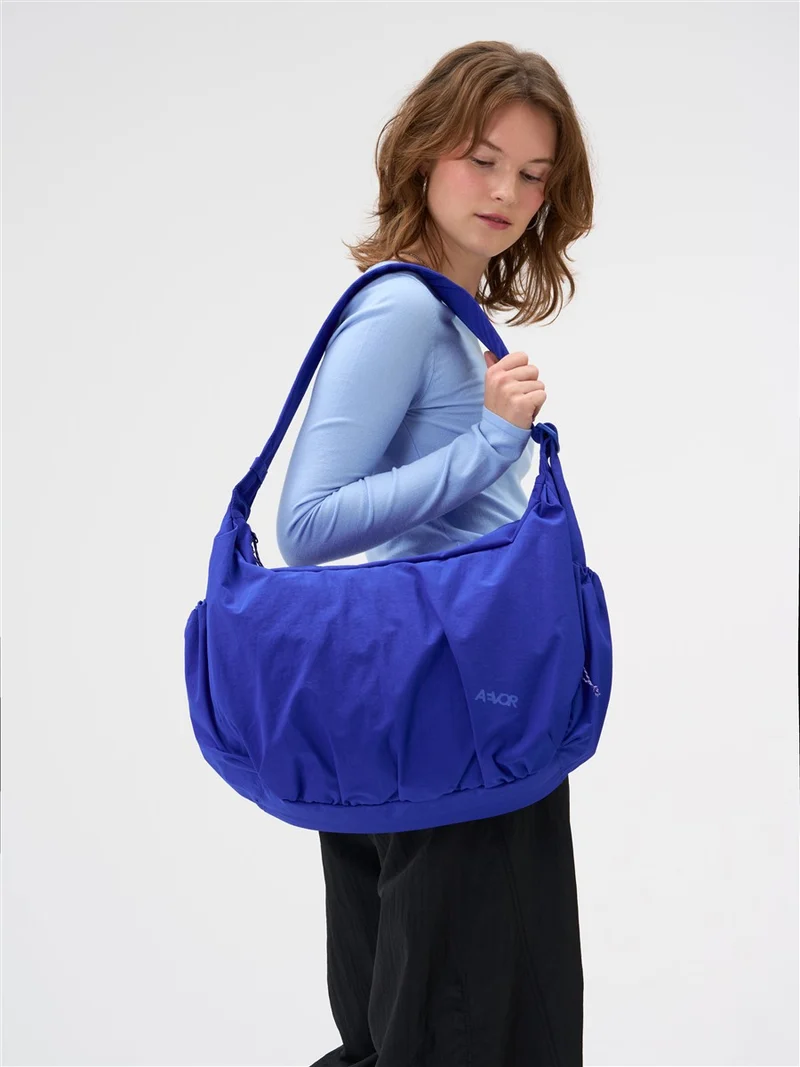 AEVOR Slouchy Bag Electric Blue